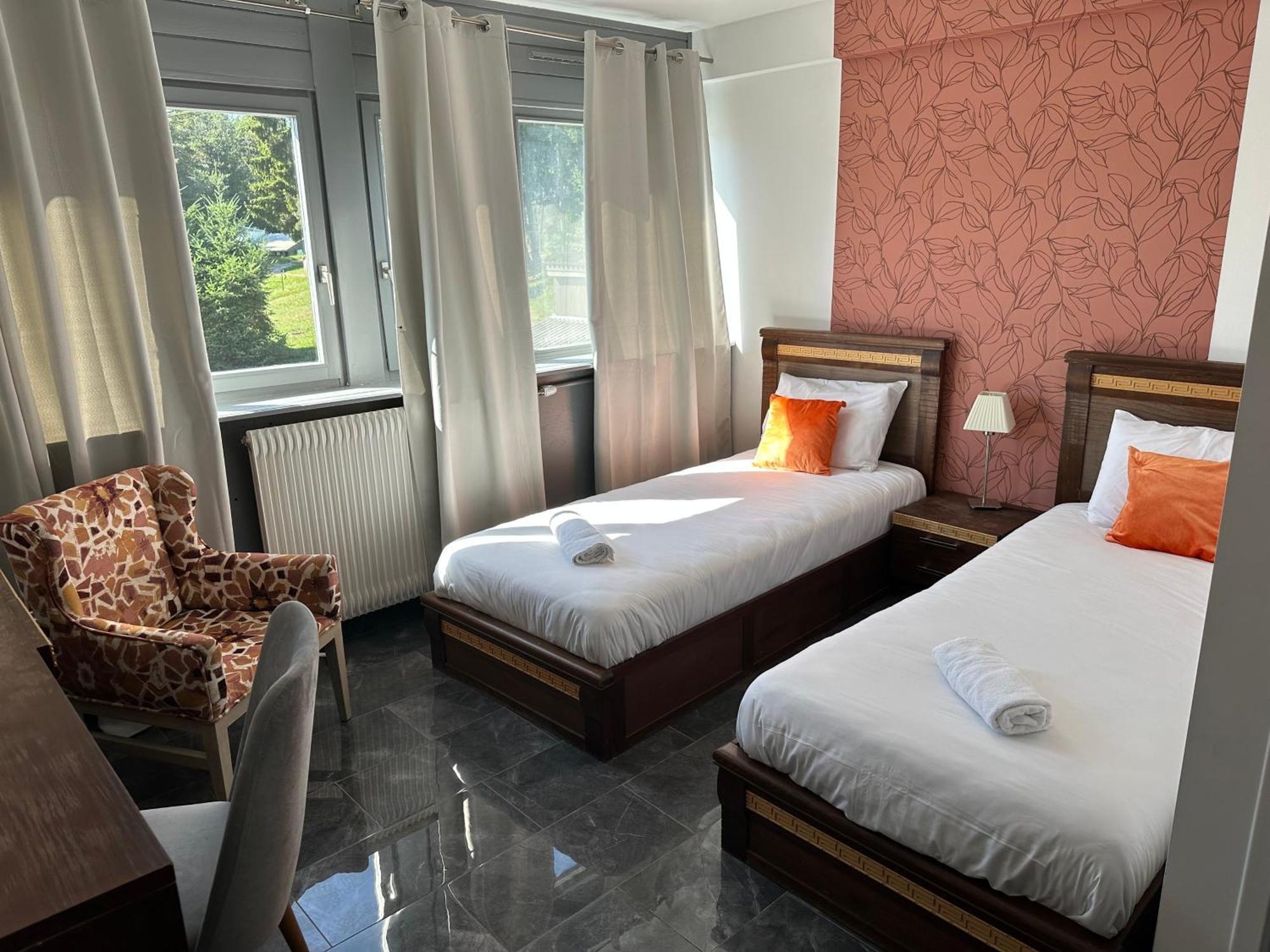 Hotel Parc Les Cigognes - Albe Ngoại thất bức ảnh